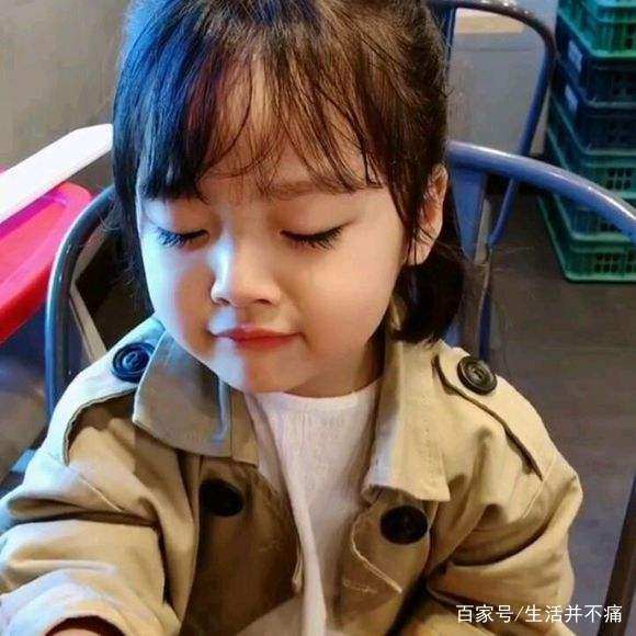 梦见教训小男孩：梦境解析与名字选择启示