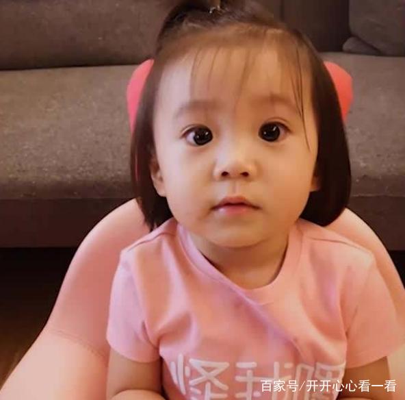 外国小男孩：如何为国际家庭中的宝贝取名？