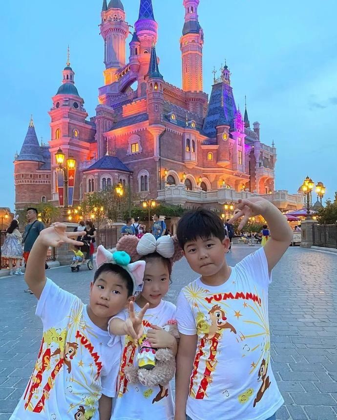 阳光男孩儿英文名：为活力少年定制独特名字