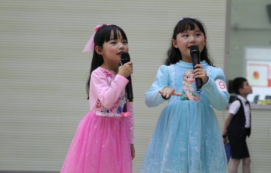 女孩子带月字的名字：诗意与美好的融合