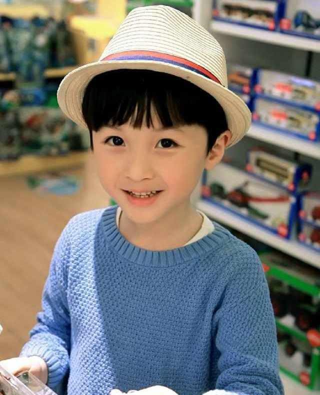 梦见小男孩玩耍：探索梦境中的深层含义与创意命名