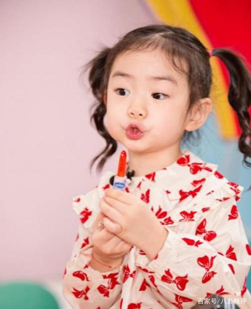 女孩叫欣瑶：一个充满美好寓意的名字选择