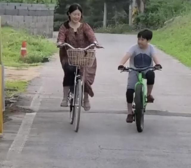 关于笑的网名：让你的昵称成为快乐的代名词