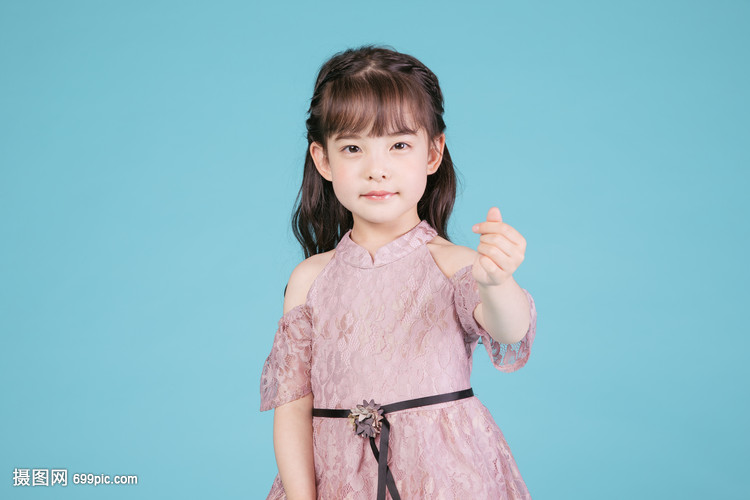 思的名字女孩：如何为女儿挑选一个寓意美好的名字