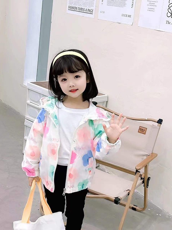 孕妇梦见小女孩是什么意思：梦境解析与宝宝取名建议