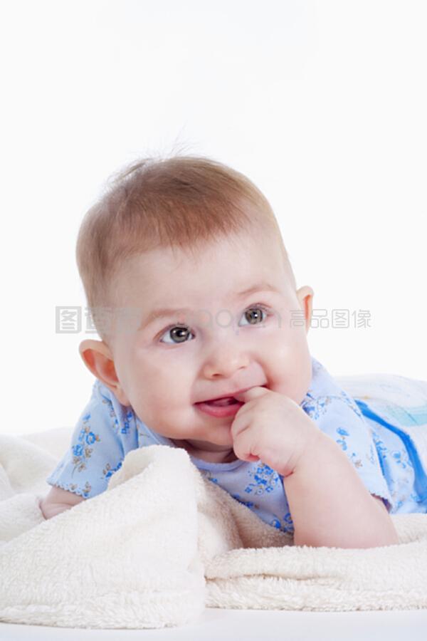 标题:诗词男孩取名:以经典诗词为灵感,为男孩打造独特好名 标题:诗词男孩取名:以经典诗词为灵感,为男孩打造独特好名